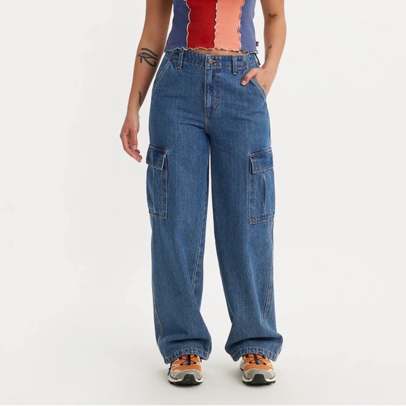 NWOT Levi’s ‘94 Baggy Blue Denim Women’s Cargo Pants Sz 27 Drawstring Ankle - Picture 1 of 7